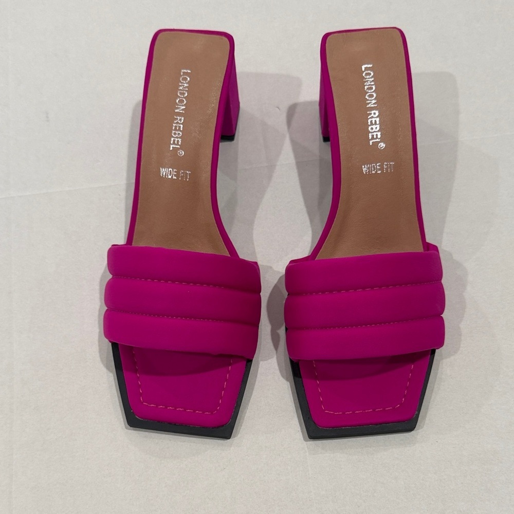 Lo son Rebel wide fit padded block heel mules in pink